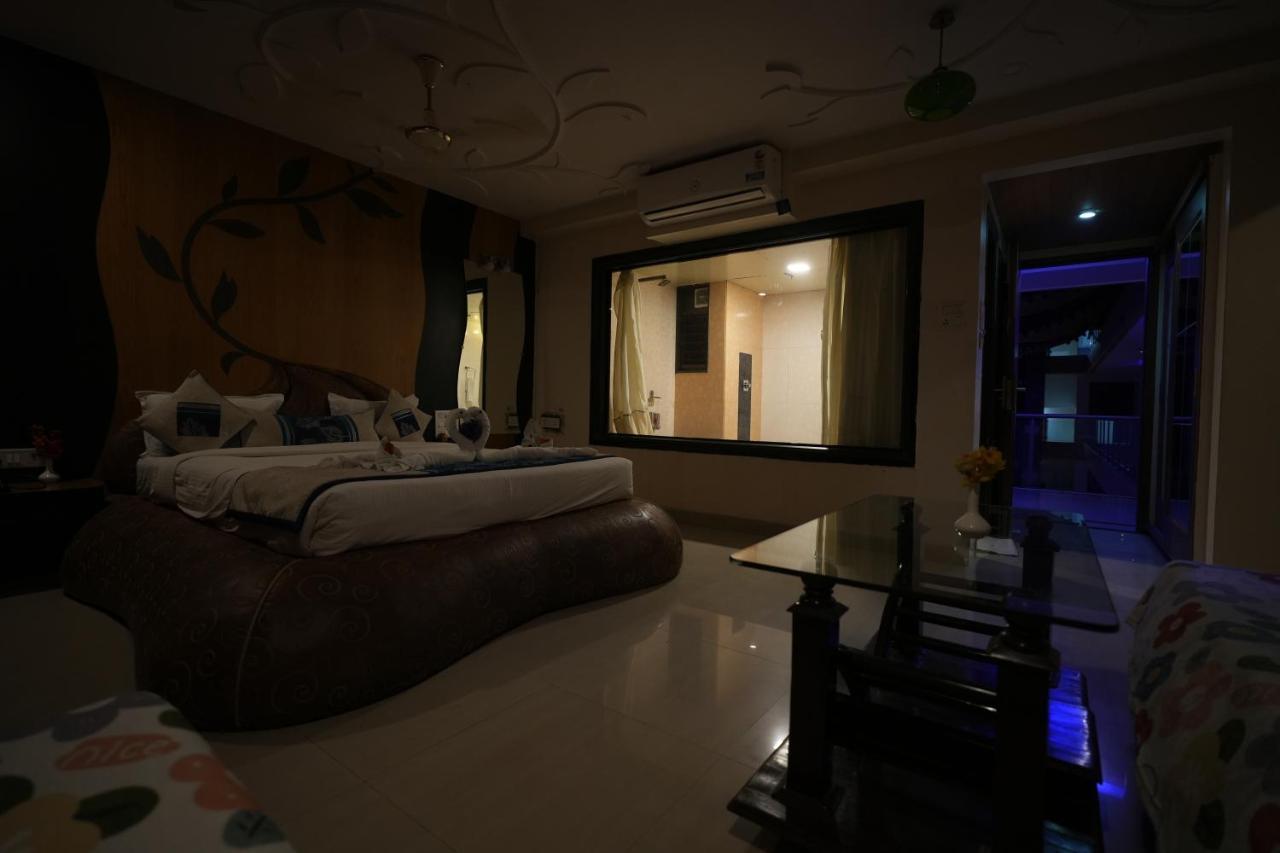 Hotel City Symphony Nānded Esterno foto